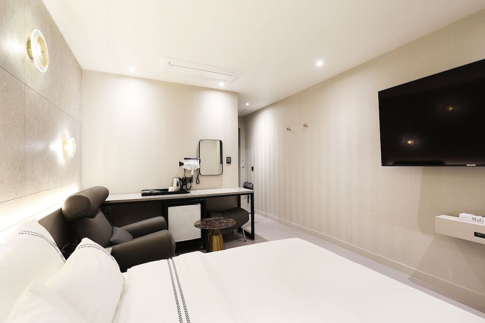 Mari Hotel Chungju Deluxe Room 17