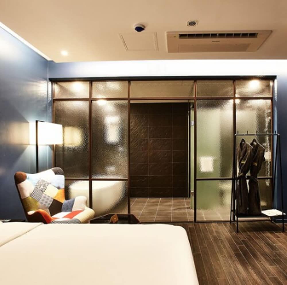 Hotel Wanted Superior Double Room 5