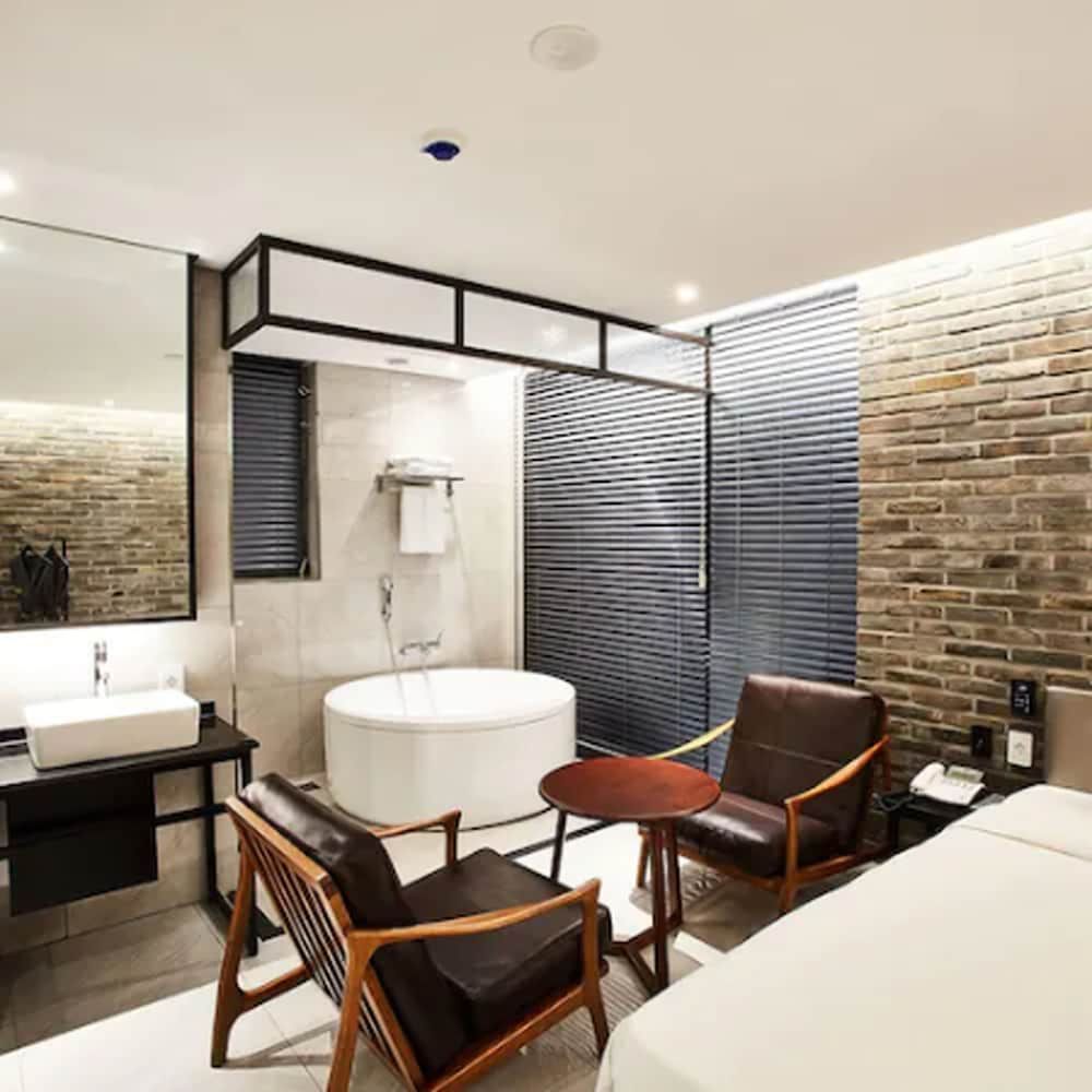 Hotel Wanted Deluxe Room, Terrace 4