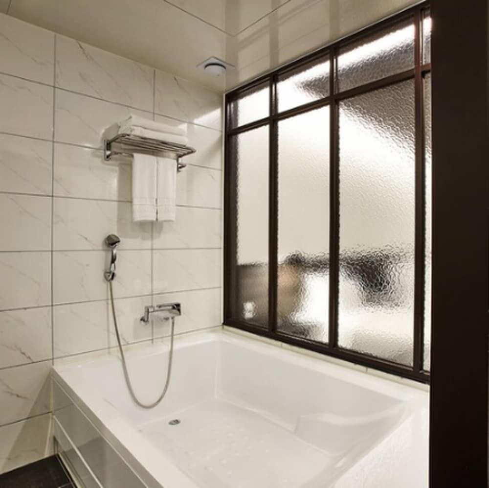 Hotel Wanted Family Twin Room 8