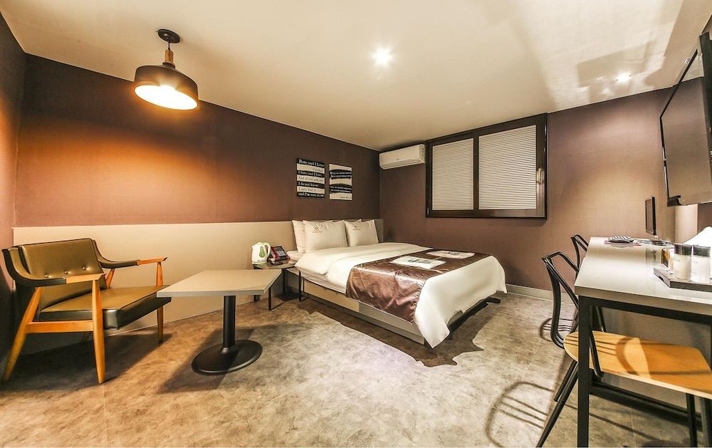 Noriter Hotel Deluxe Room (Check in 9pm) 9