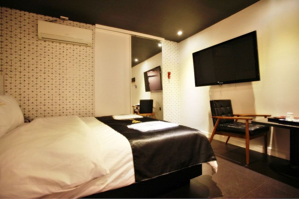 Noriter Hotel Deluxe Room (Check in 9pm) 14