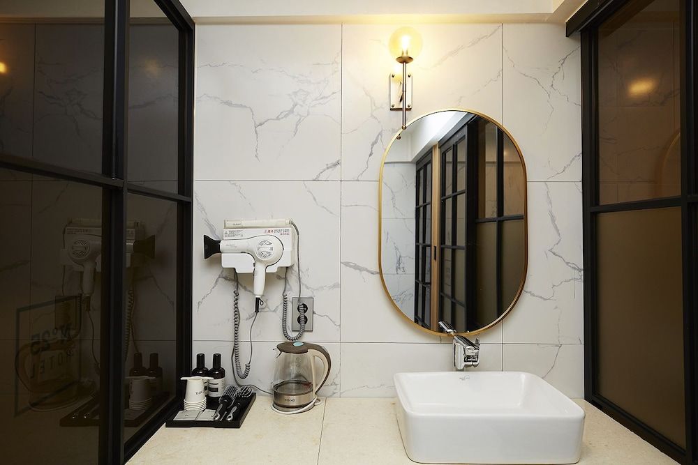 No25 Hotel Twin Room 7