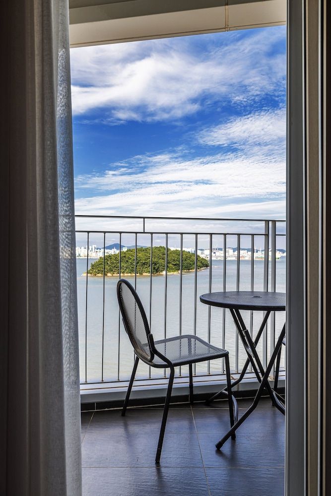 Ocean Soleview Hotel Deluxe Ondol with Terrace (Ocean View) 2