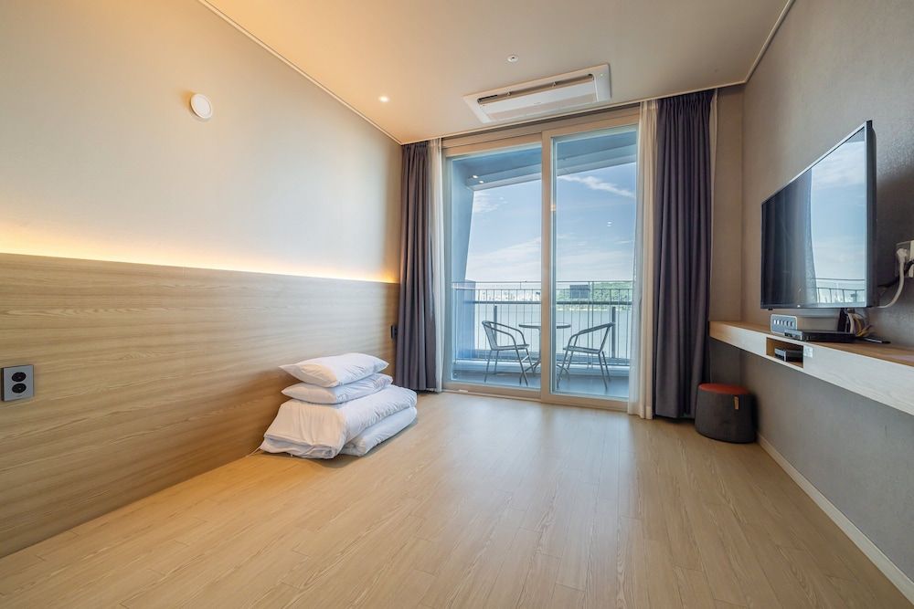 Ocean Soleview Hotel Deluxe Ondol with Terrace (Ocean View)