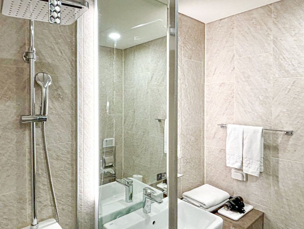 Airsky Hotel Deluxe Twin Room, Ocean View 6