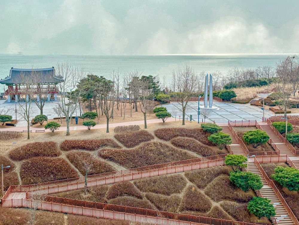 Airsky Hotel Premier Twin Pet Room, Park Ocean View/Terrace (Pet Room, Dog Only) 4