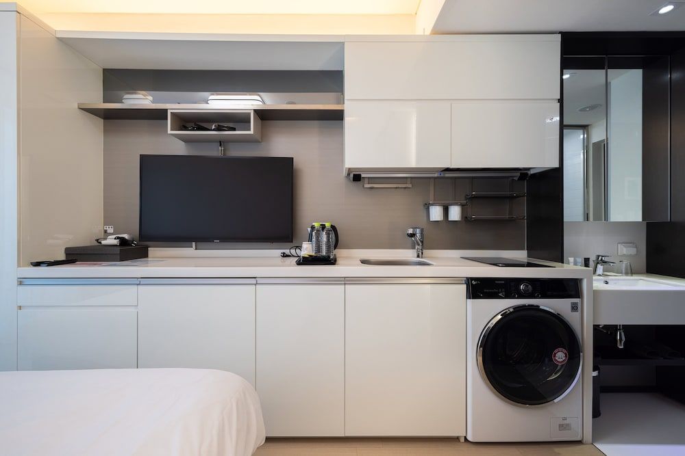 Skytop Hotel Incheon Airport Deluxe King with Terrace (Harbor View) 4