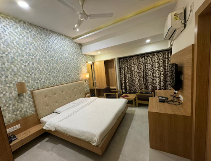 Hotel Happy Times Delux ac Room 3