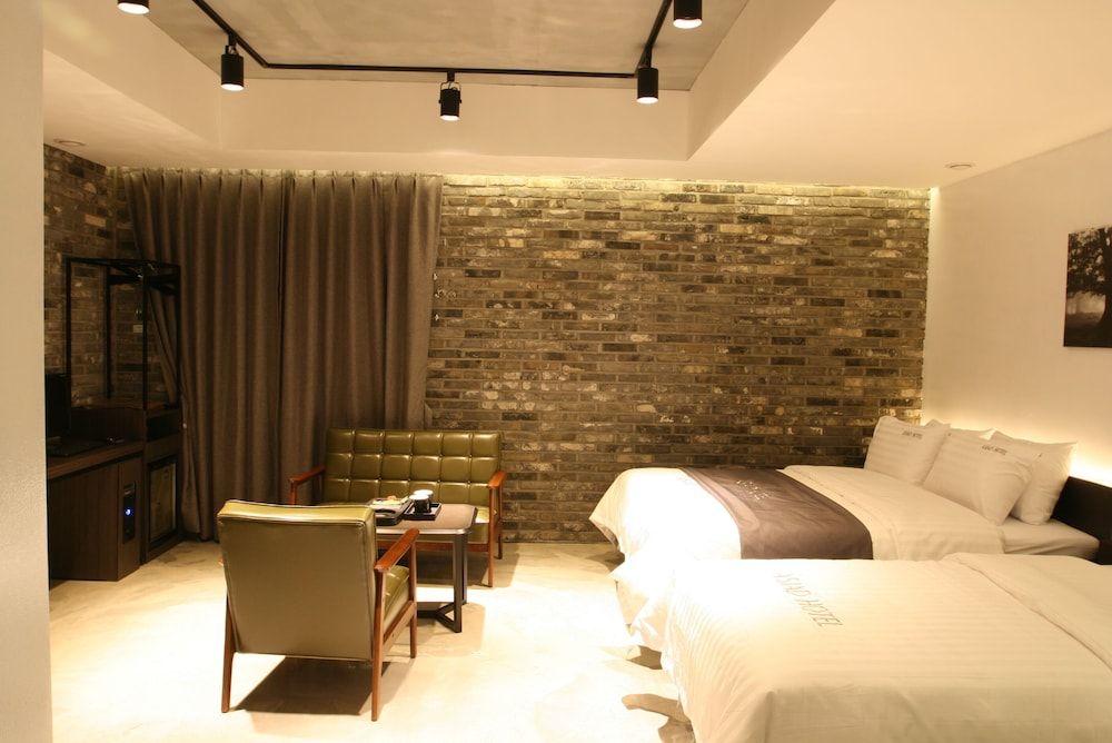 Hotel Banwol Deluxe Twin Room 9