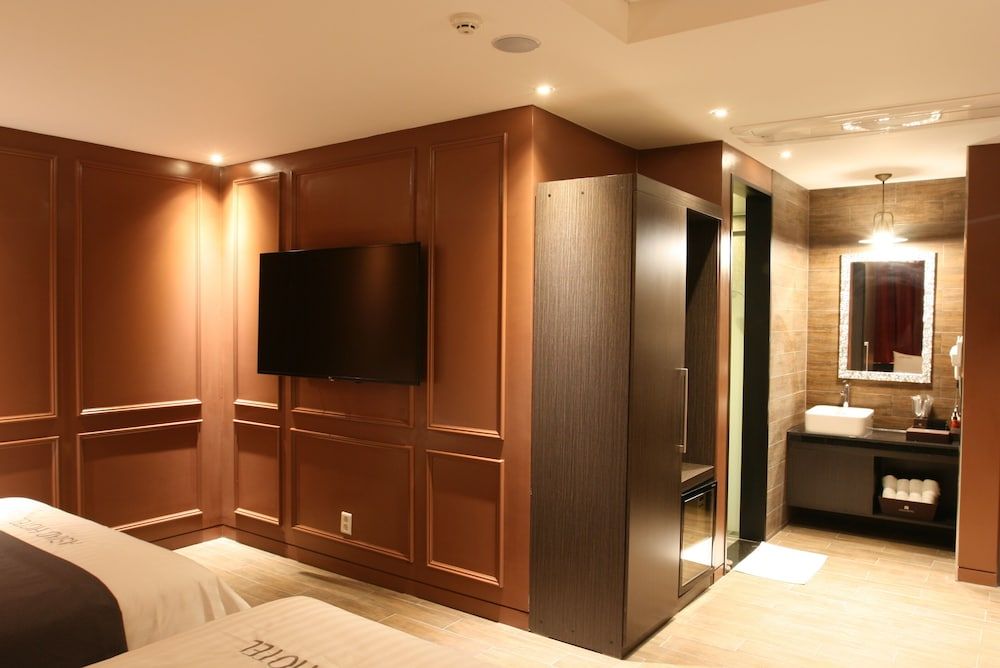 Hotel Banwol Deluxe Twin Room 10