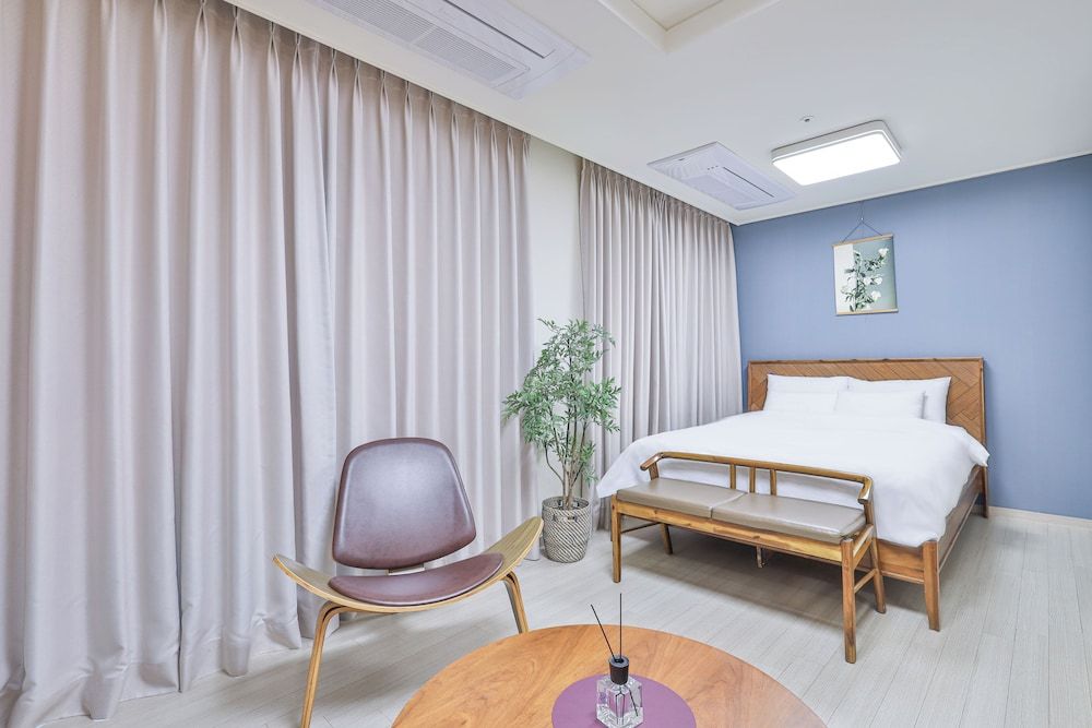 Landmark Stay in Songdo Deluxe Double Room 4