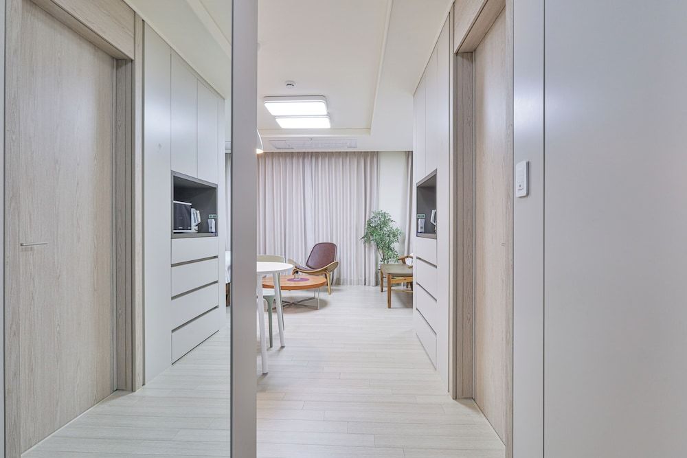 Landmark Stay in Songdo Deluxe Double Room 9