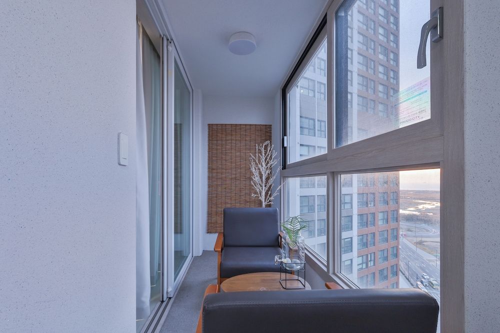 Landmark Stay in Songdo Deluxe Double Room