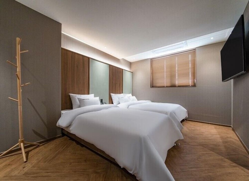 Brown Dot Hotel Eurwangri TWIN ROOM 6