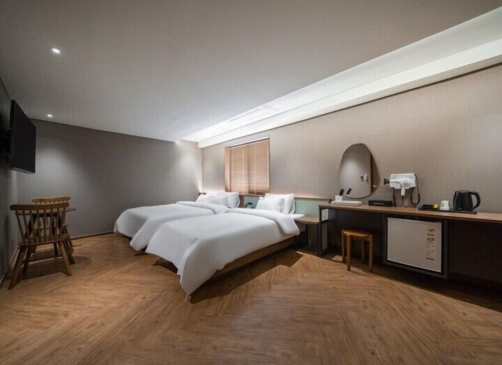 Brown Dot Hotel Eurwangri TWIN ROOM 4