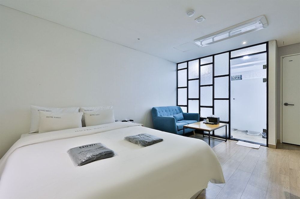 KAKAO HOTEL Deluxe Double Room 4