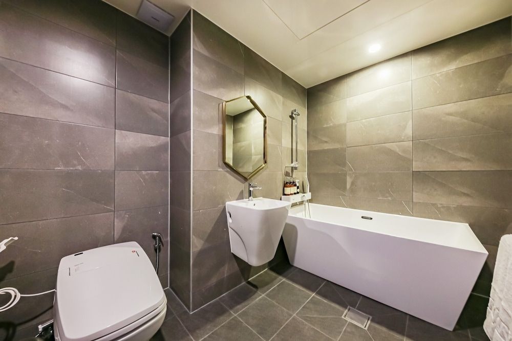 Cheongju Maryjane Hotel Classic Double Room 6