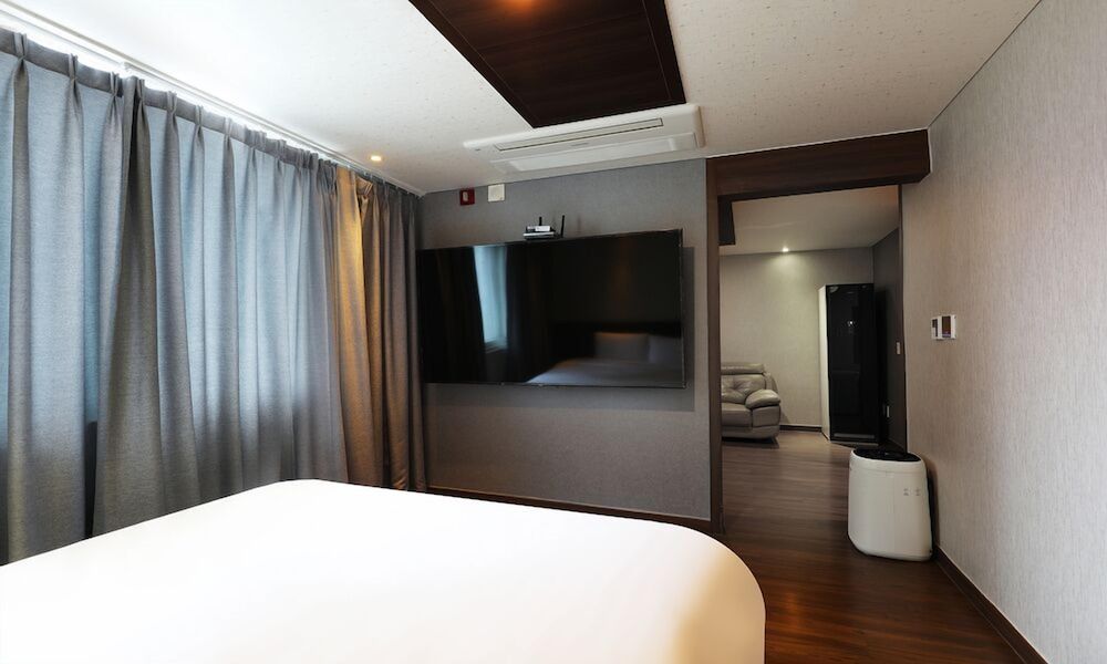 Cheongju The Mark Hotel Suite 5