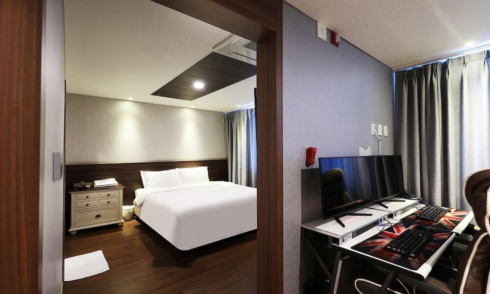 Cheongju The Mark Hotel Suite 4