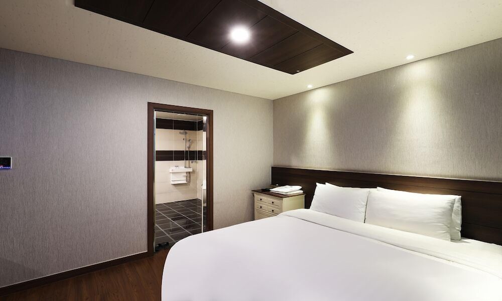 Cheongju The Mark Hotel Suite 2