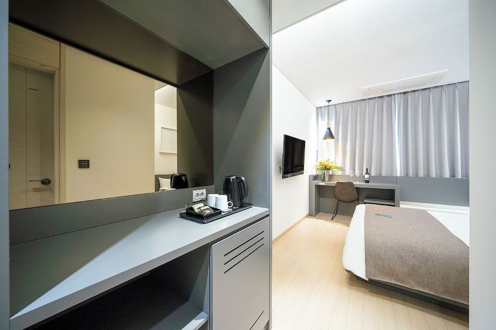 GLOUCESTER HOTEL CHEONGJU Standard Room 5