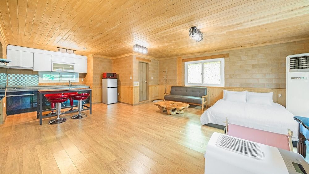 Hongcheon Stoneisland Pension Basic Room, 1 Bedroom (Sokdaksokdak) 6