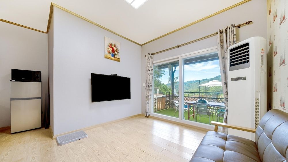 Hongcheon Stoneisland Pension Basic Room, 1 Bedroom (102) 2