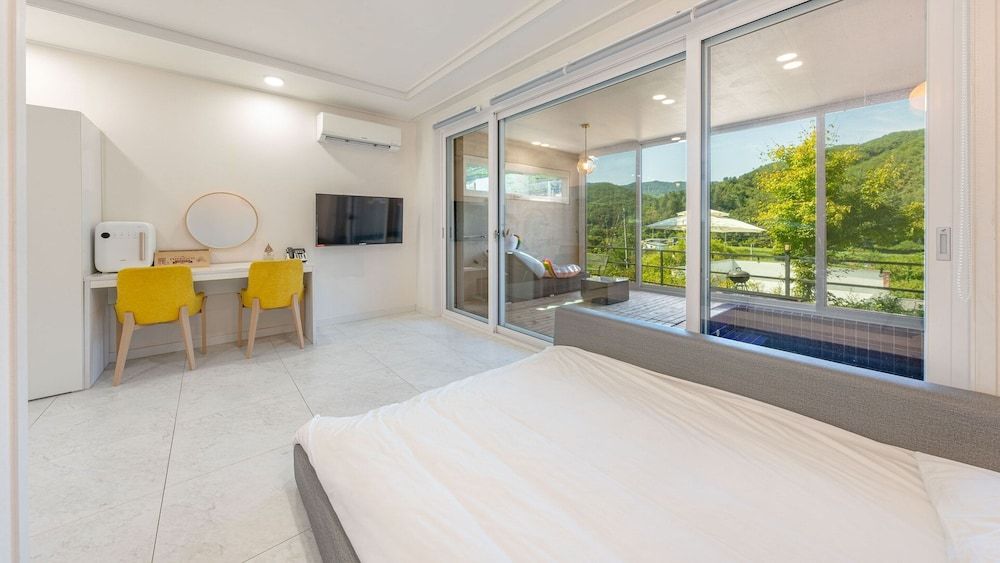 Hongcheon Toliaigeullaemping Basic Room, 2 Bedrooms (DokchaeKidsPoolvilla(random)) 4
