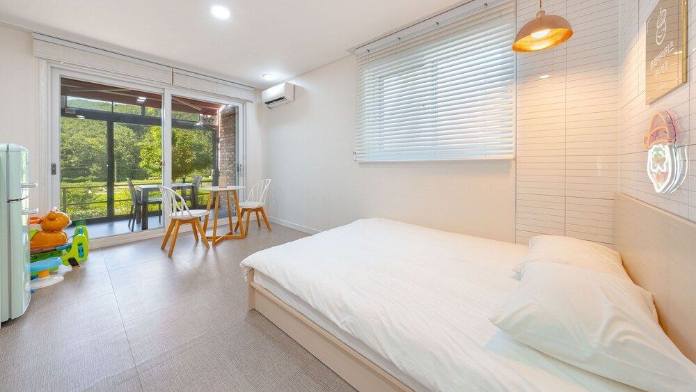 Hongcheon Toliaigeullaemping Basic Room, 2 Bedrooms (DokchaeKidsPoolvilla(random)) 5