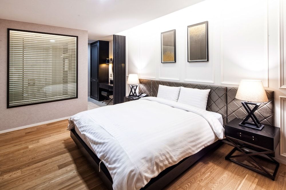 Sono Felice Village Vivaldi Park [FUNFUN PKG(2adults+1child)] Gold Grand Suite (Kitchen/Park /Bed)-Breakfast+OceanWorld or SnowyLand 2