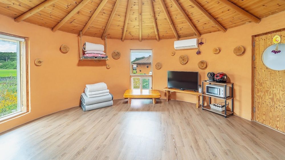 Taean Todamgil Pension Basic Room, 1 Bedroom (somangnamu) 2