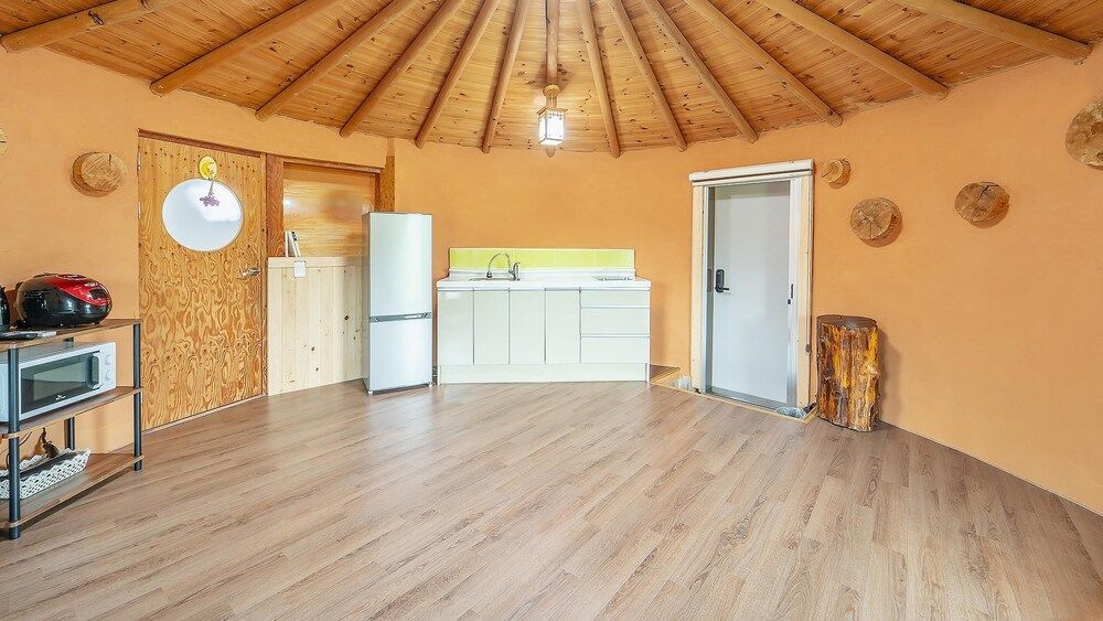 Taean Todamgil Pension Basic Room, 1 Bedroom (somangnamu) 3