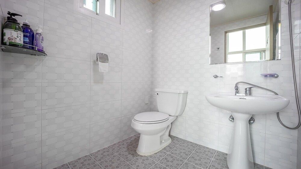Taean Happyzonepension Basic Room, 1 Bedroom (303) 4
