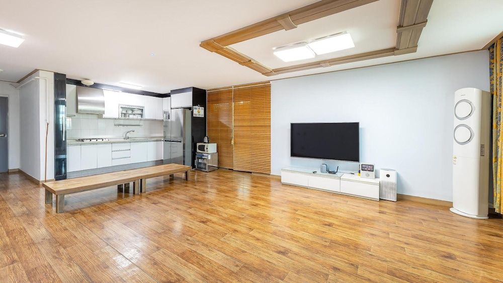 Taean Hagampo Rendezvous Pension Basic Room, 2 Bedrooms (Daehyeong room(Oceanview)) 7