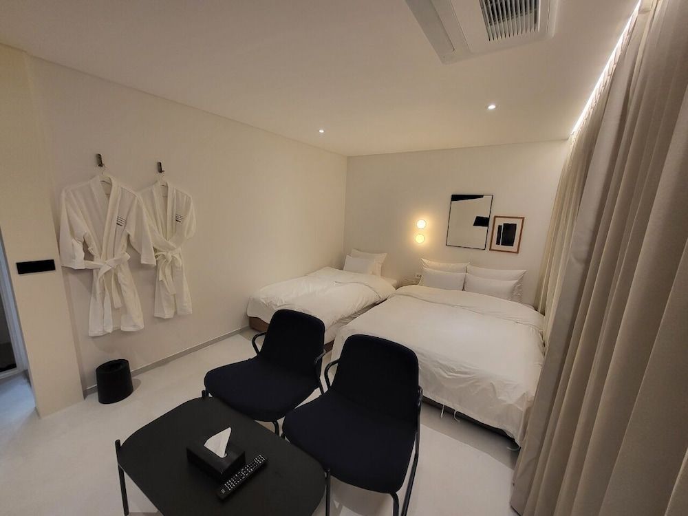 The Hyoosik Aank Hotel Osan Premier Twin Room