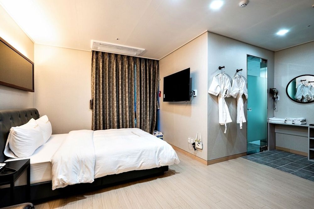 Siheung Seoul Tourist Hotel Standard Double Room 14