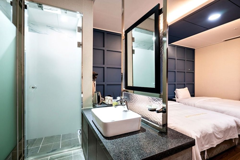 Siheung Seoul Tourist Hotel Standard Twin Room 4