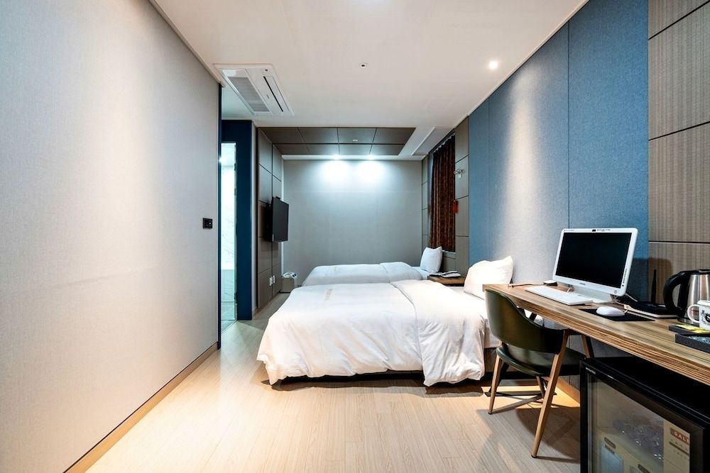 Siheung Seoul Tourist Hotel Deluxe Twin Room 7