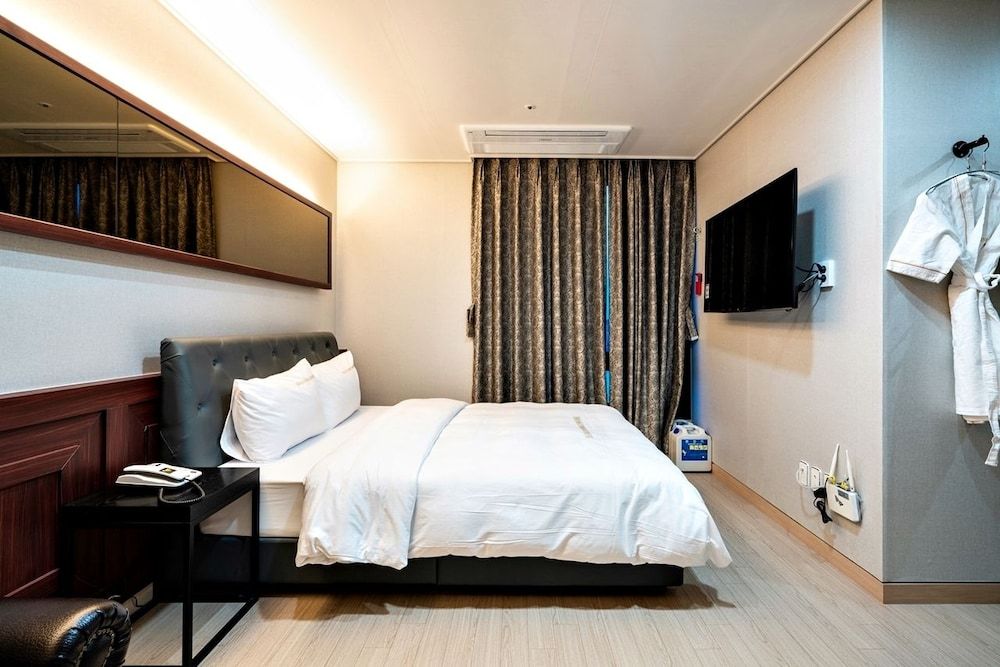 Siheung Seoul Tourist Hotel Standard Double Room 8