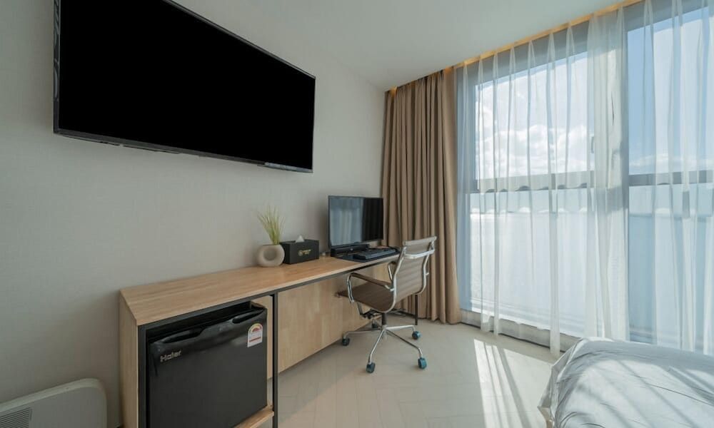 Brown Dot Geobuksum Deluxe Double Room (Randomly assigned) 7