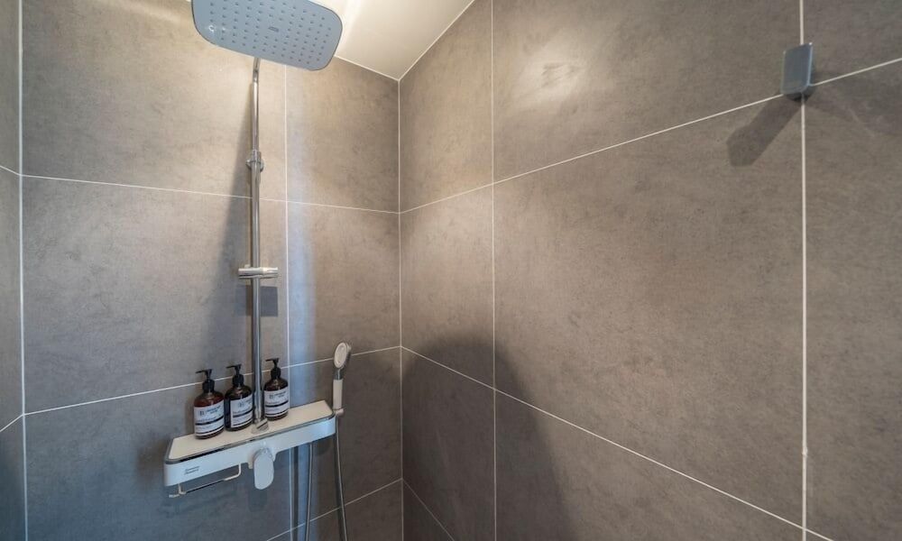 Brown Dot Geobuksum Deluxe Double Room (Randomly assigned) 22