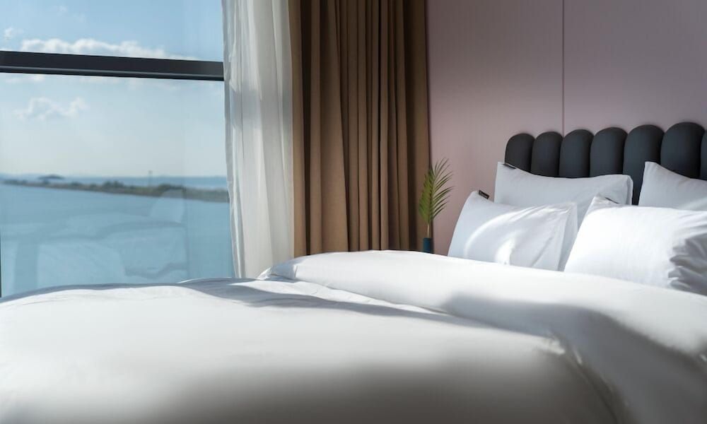 Brown Dot Geobuksum Deluxe Double Room (Randomly assigned) 6