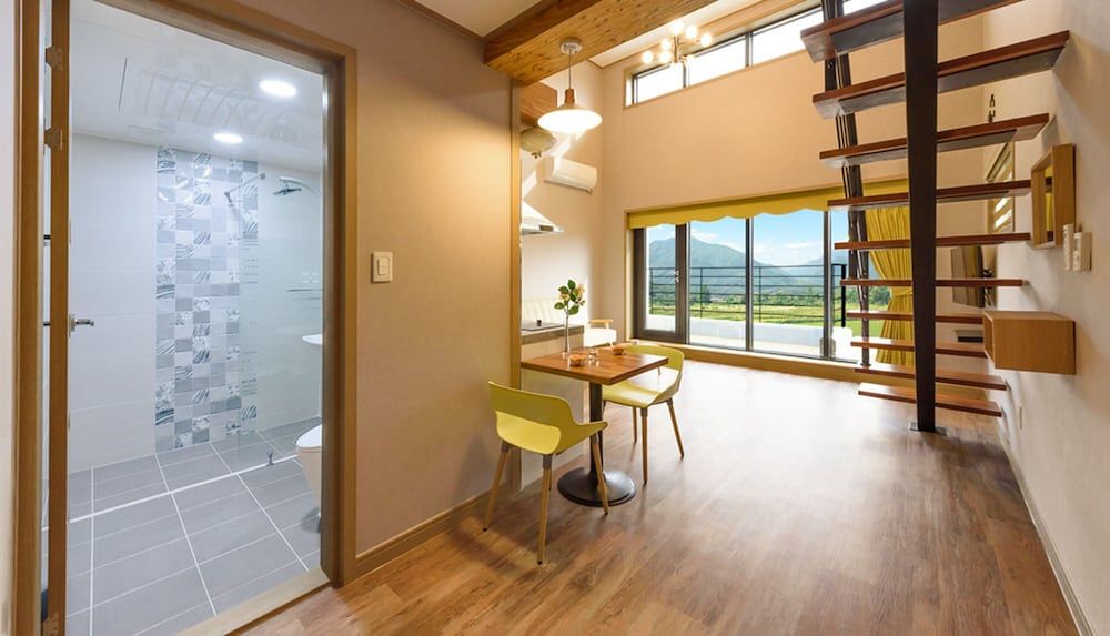 Gyeongpoen Pension Duplex (#302) 3