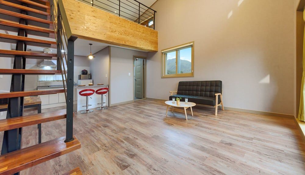 Gyeongpoen Pension Duplex (#303) 4