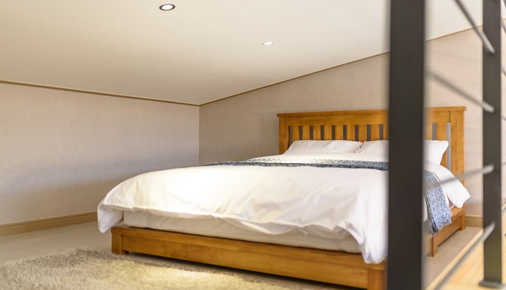 Gyeongpoen Pension Duplex (#302) 2