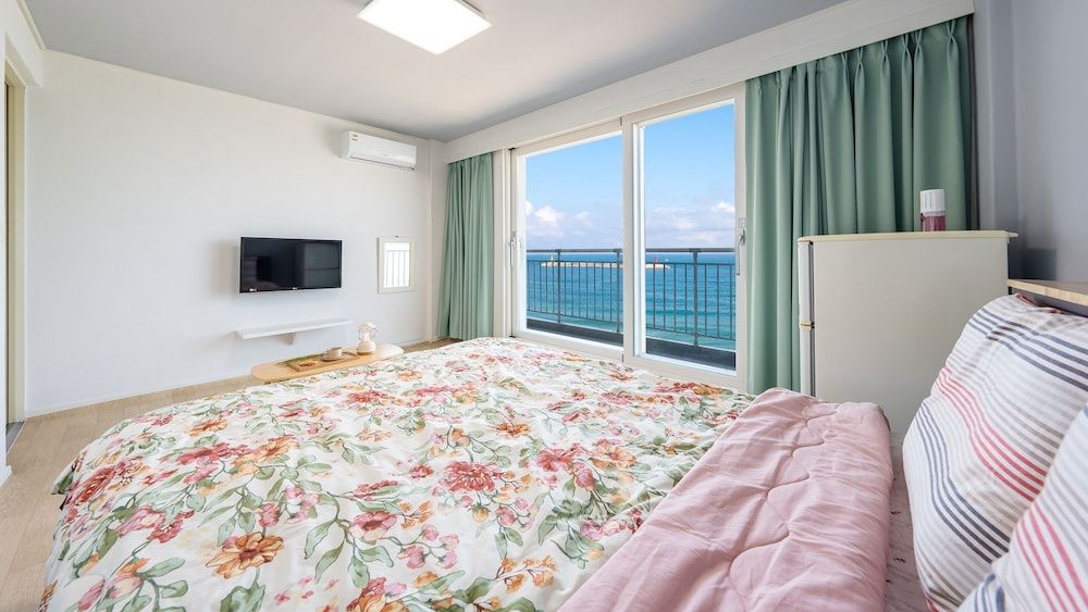 Gangneung Haerang Pension Basic Room, 1 Bedroom (402(Oceanview)) 4
