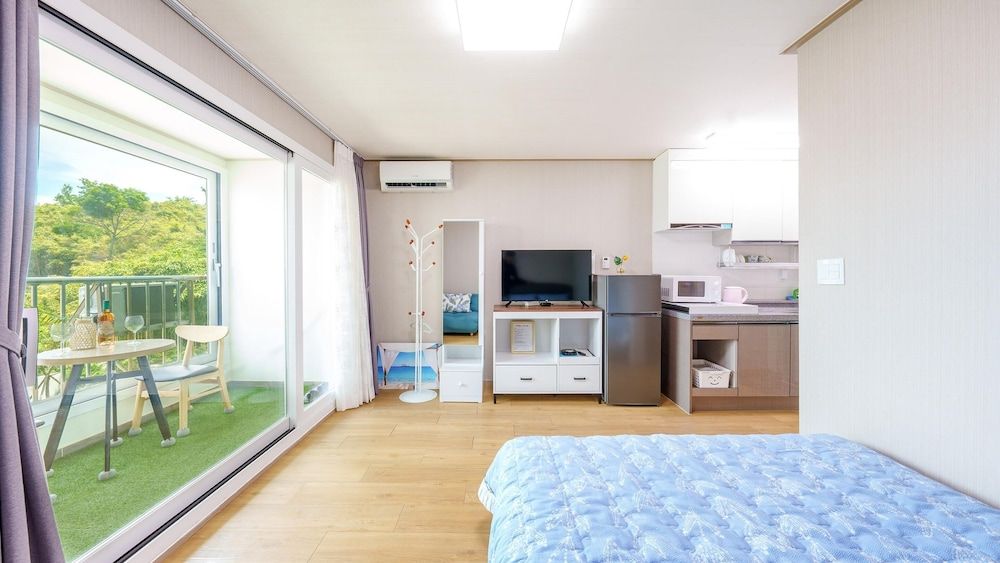 Gangneung Glad Pension Basic Room, 1 Bedroom (203) 6