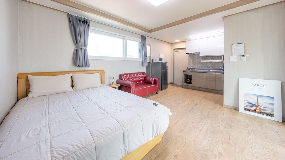 Gangneung Glad Pension Basic Room, 1 Bedroom (301) 2