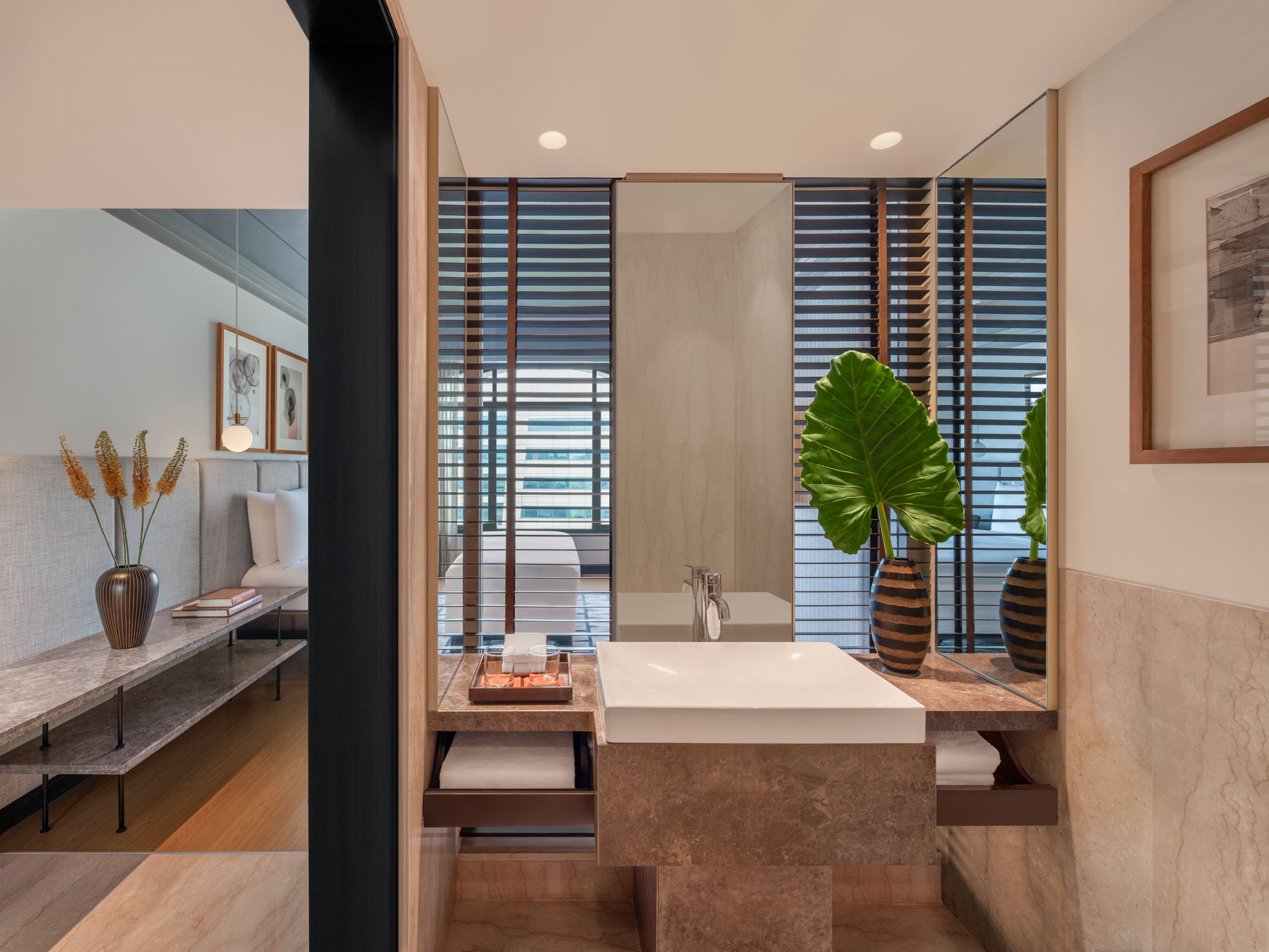 The Raintree Hotel, St. Marys Road PRESIDENTIAL SUITE 3